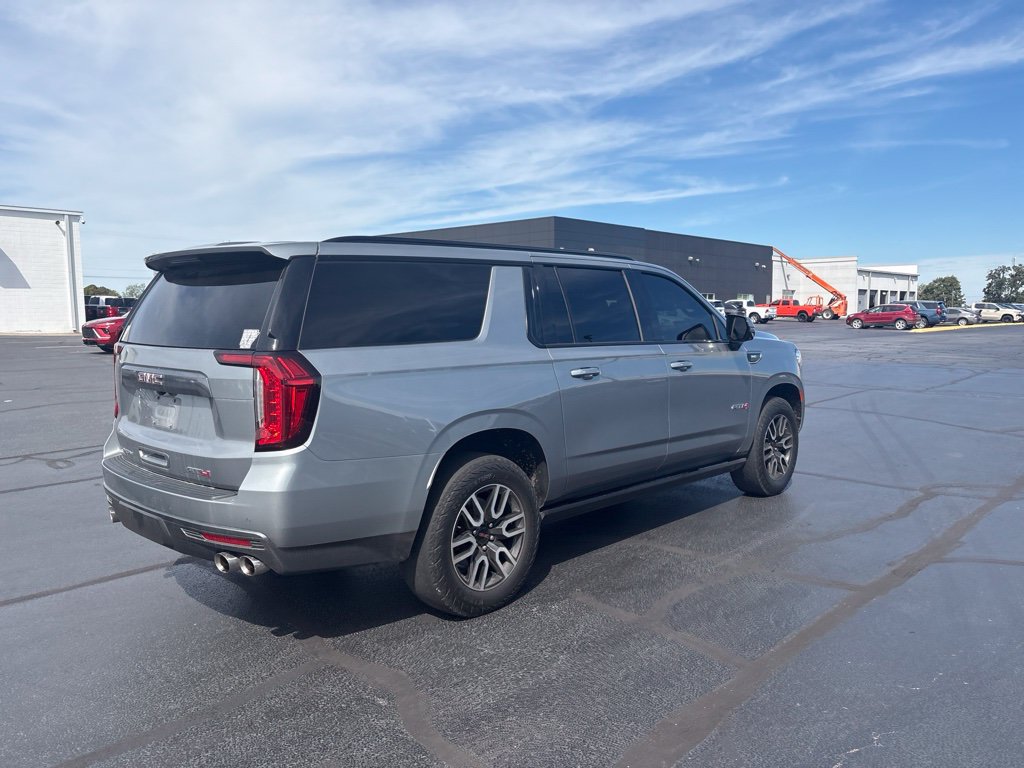 Used 2023 GMC Yukon XL AT4 w/ AT4 Premium Package AWD/4WD image 14
