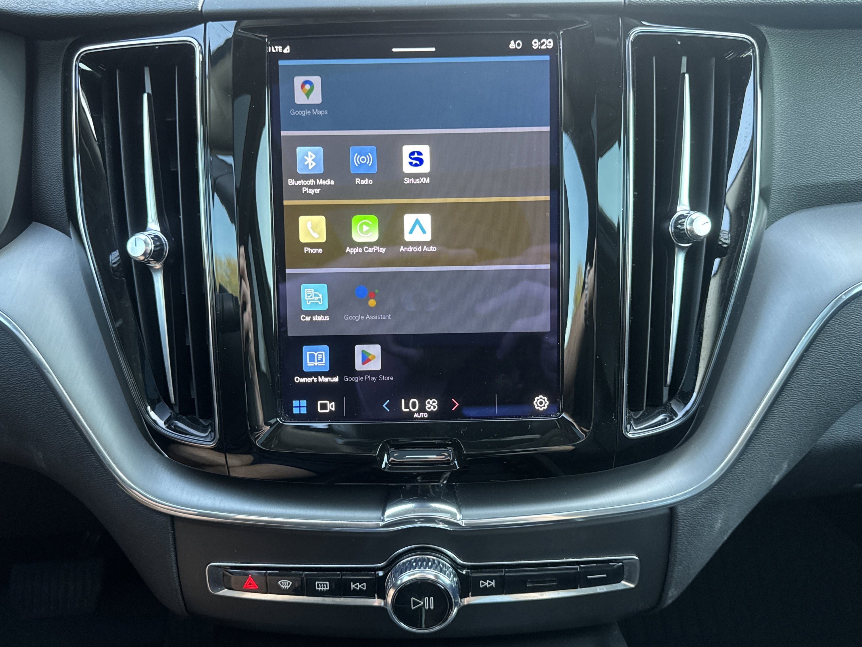 Used 2023 Volvo XC60 B5 Core image 62