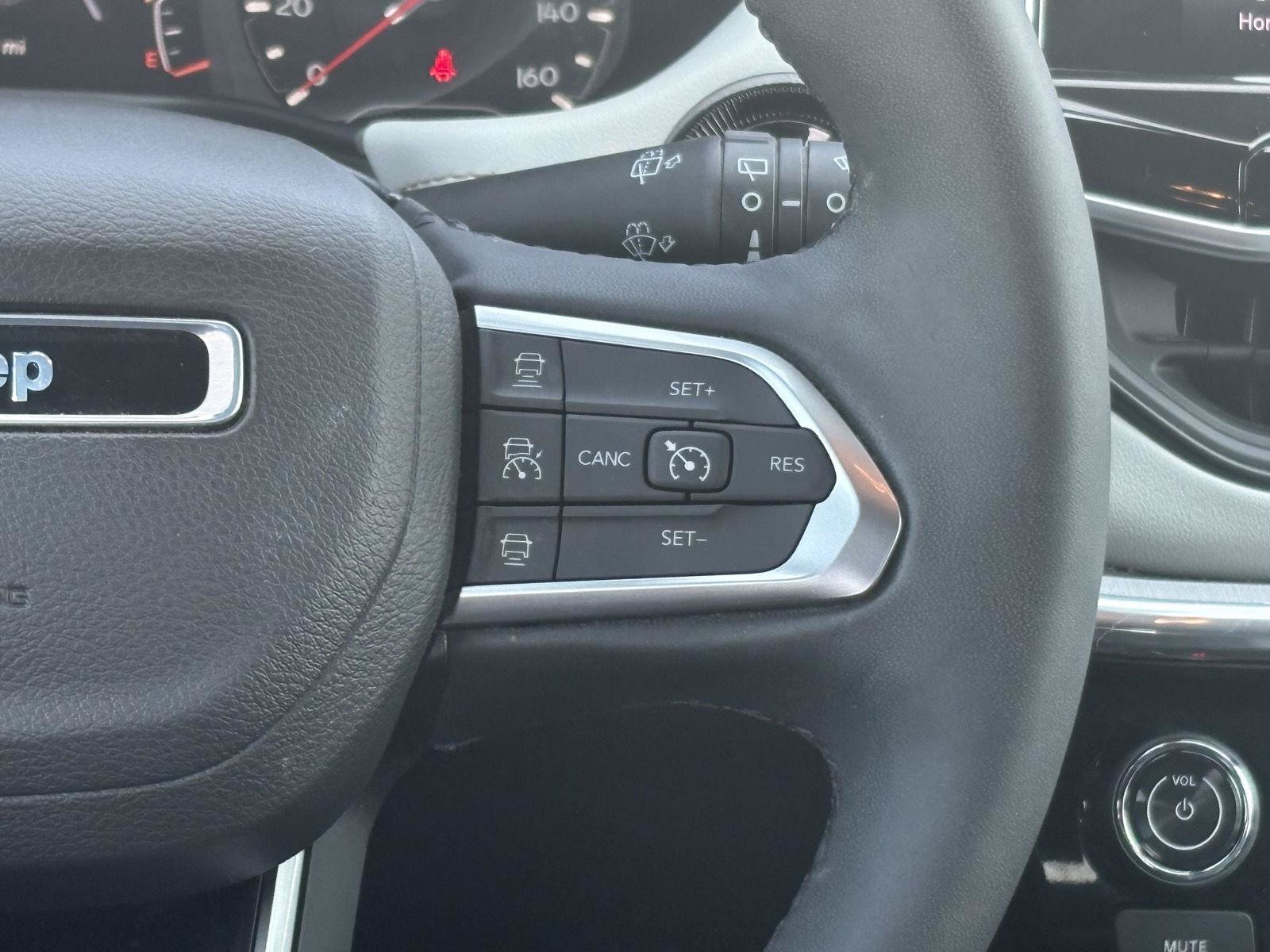 Used 2023 Jeep Compass Limited w/ Sun and Sound Group AWD/4WD image 13
