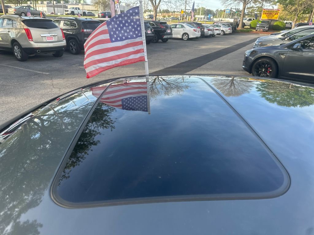 Used 2025 Hyundai Elantra Limited image 7