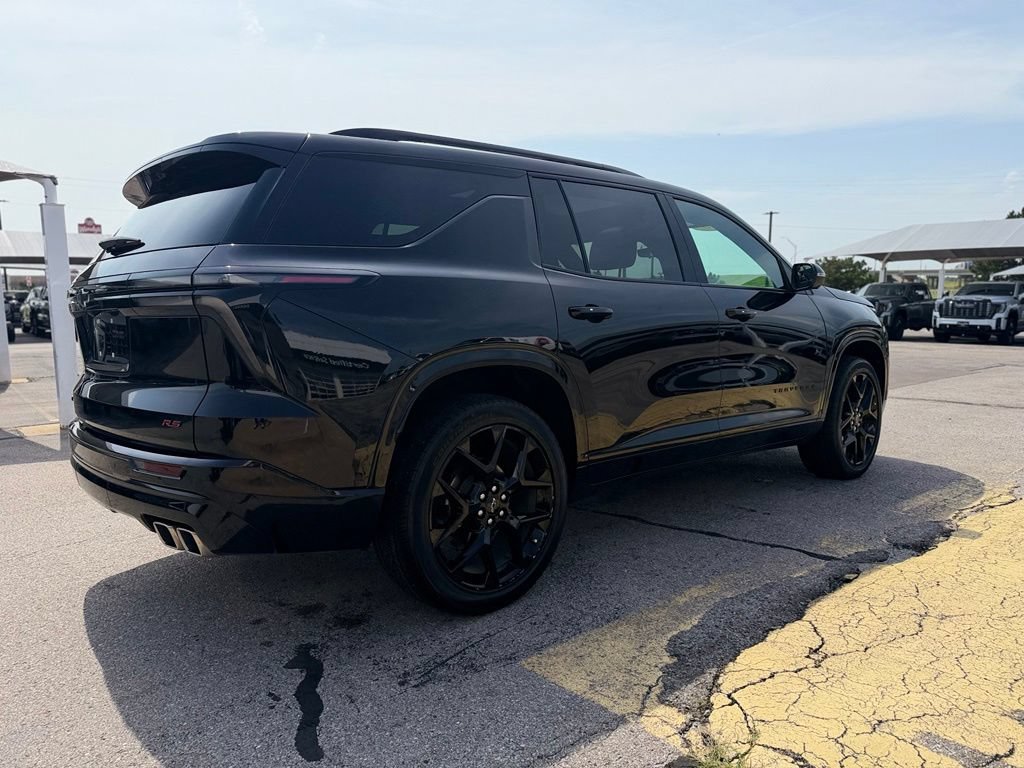 Used 2025 Chevrolet Traverse RS w/ LPO, Floor Liner Package FWD image 4
