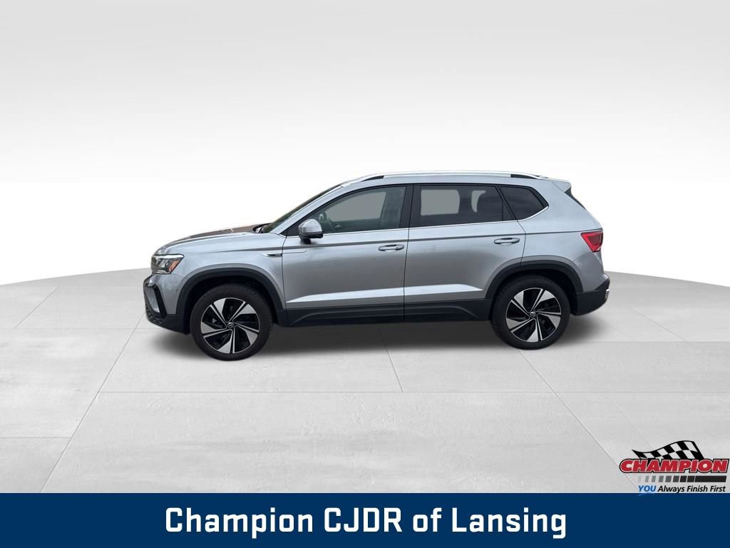 Used 2023 Volkswagen Taos SE AWD/4WD image 2