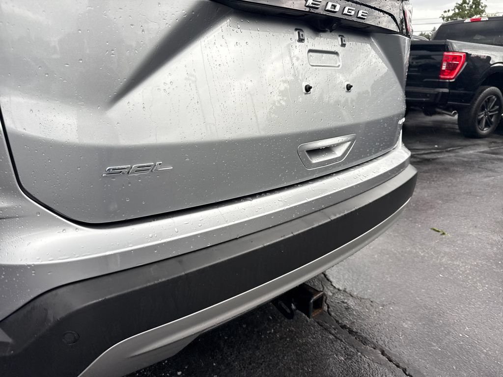 Used 2024 Ford Edge SEL w/ Convenience Package AWD/4WD image 11