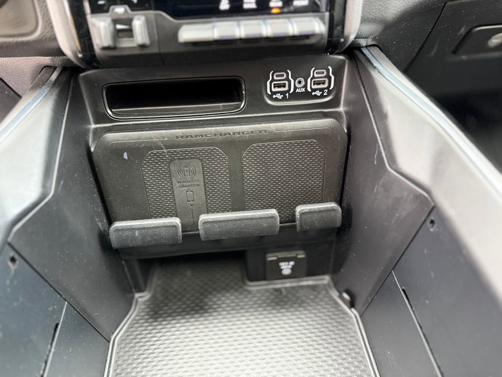 Used 2024 RAM 1500 Laramie AWD/4WD image 30