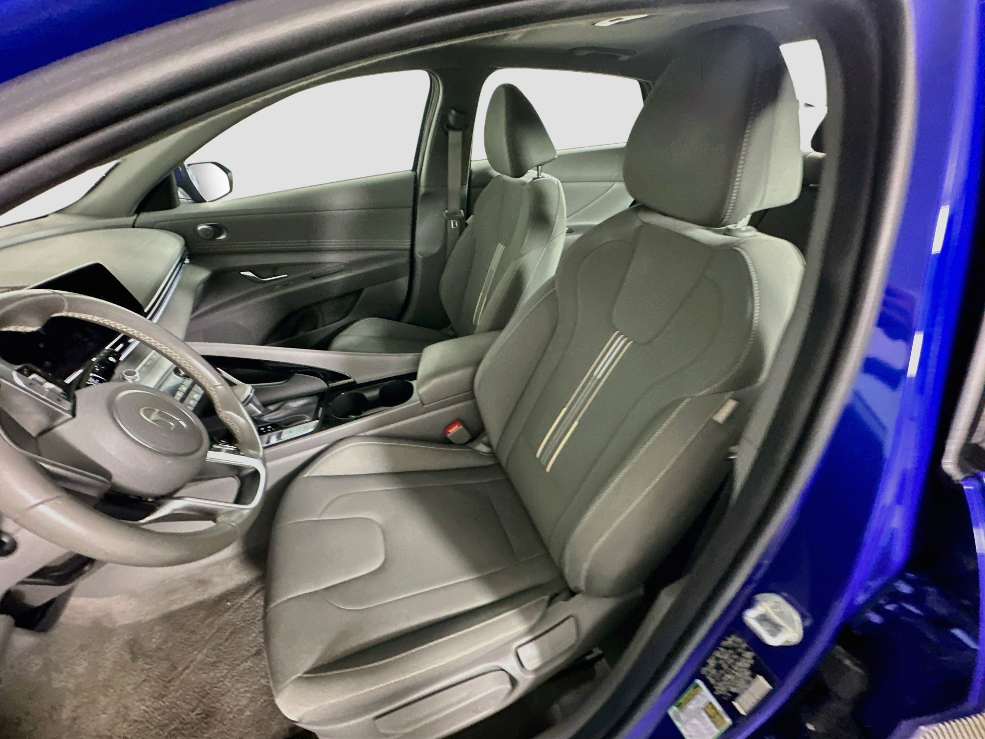 Used 2025 Hyundai Elantra SEL FWD image 13