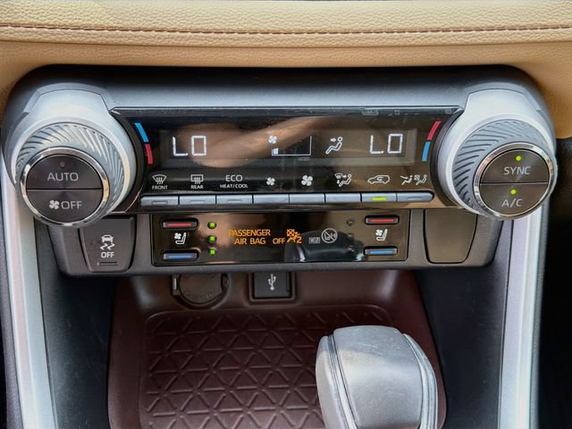Used 2020 Toyota RAV4 Limited w/ Limited Grade Weather Package AWD/4WD image 17