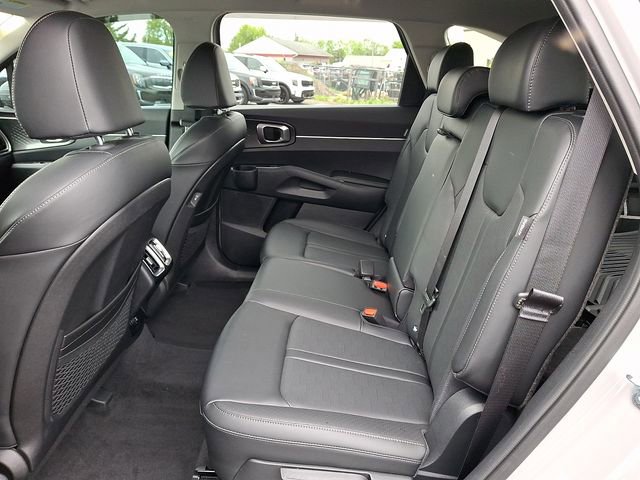 Used 2025 Kia Sorento S AWD/4WD image 10