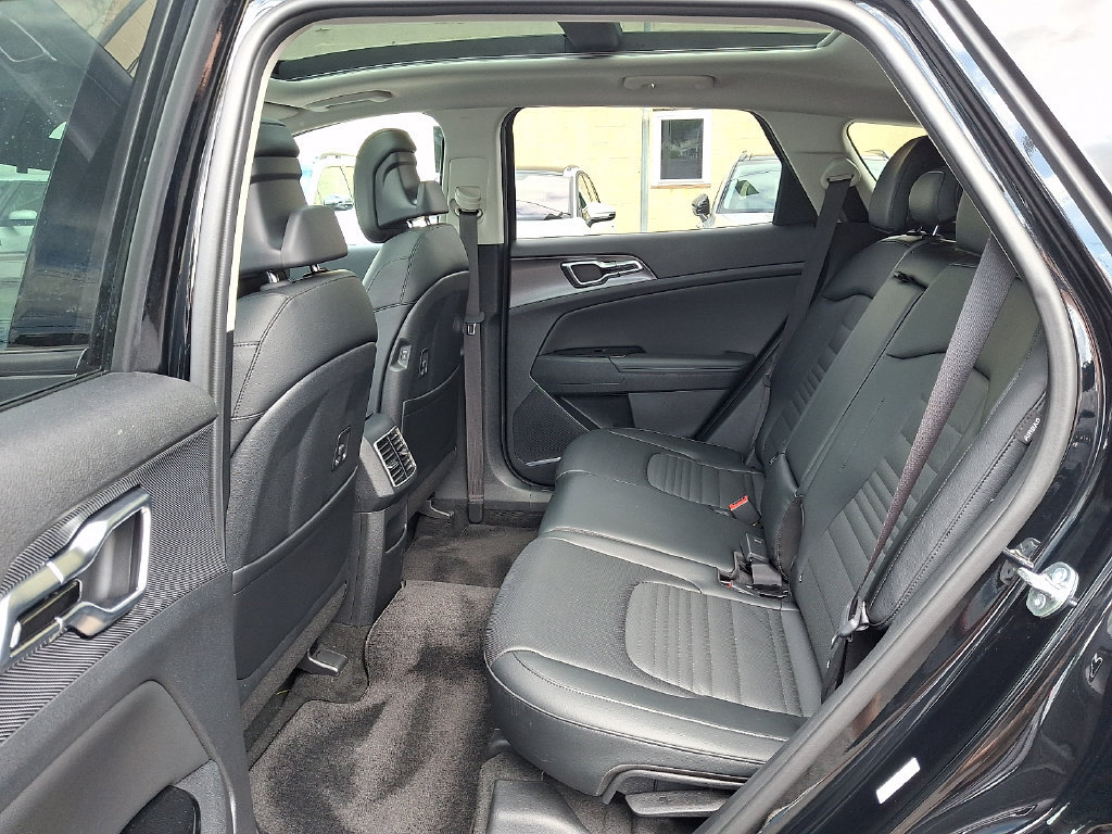 Used 2025 Kia Sportage SX AWD/4WD image 8