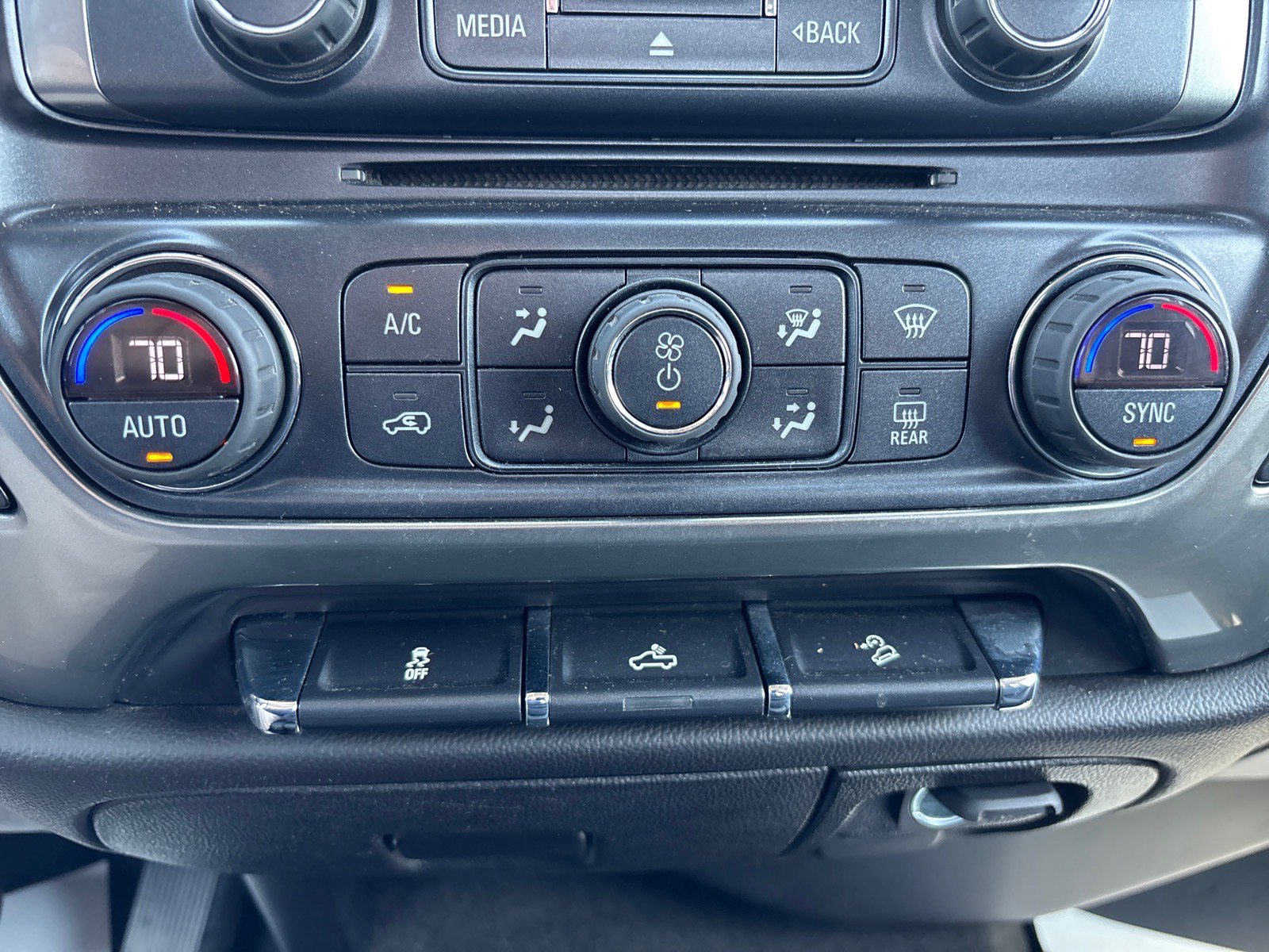Used 2018 Chevrolet Silverado 1500 LT w/ All Star Edition AWD/4WD image 37