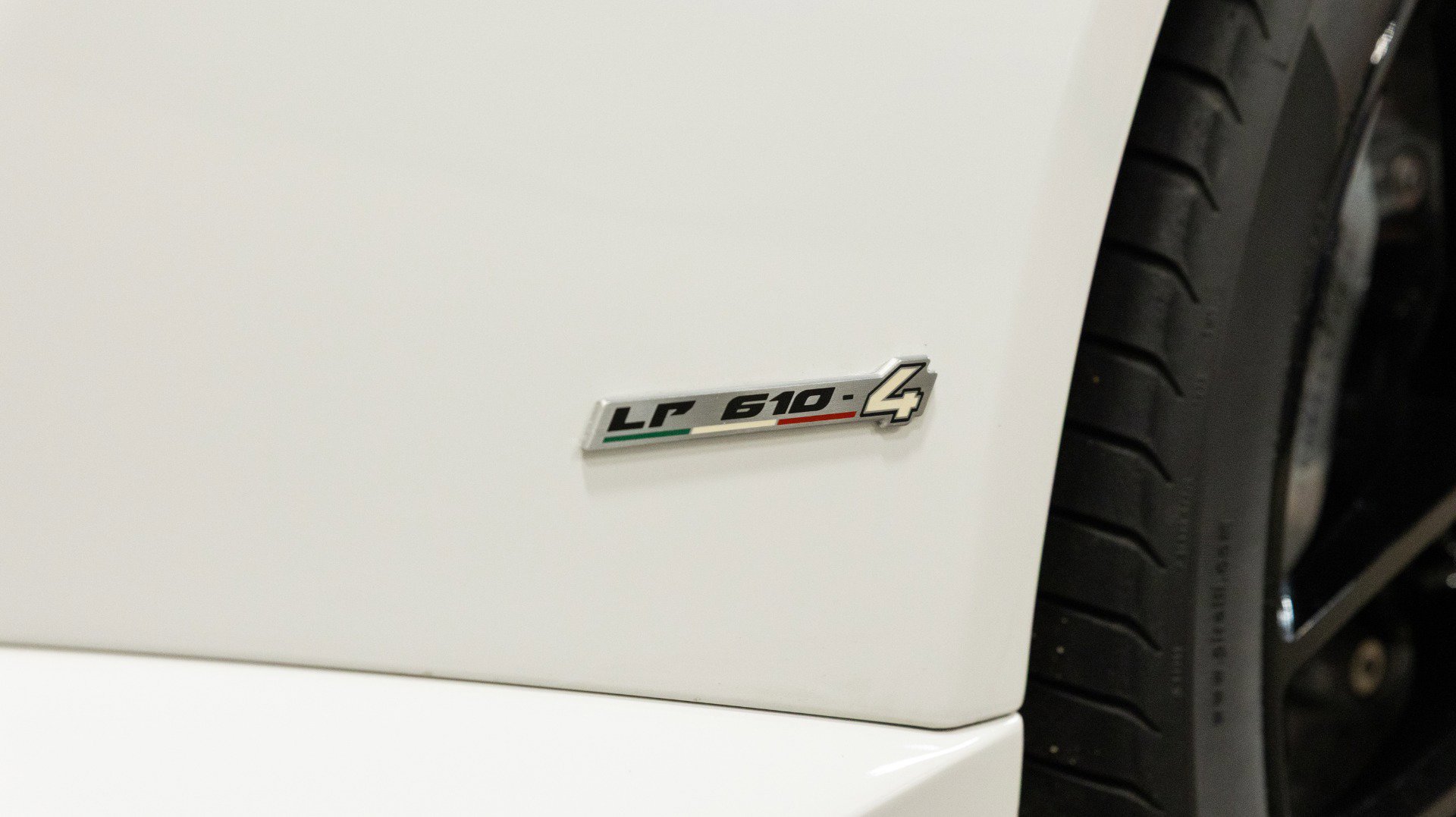 Used 2016 Lamborghini Huracan LP 610-4 image 9