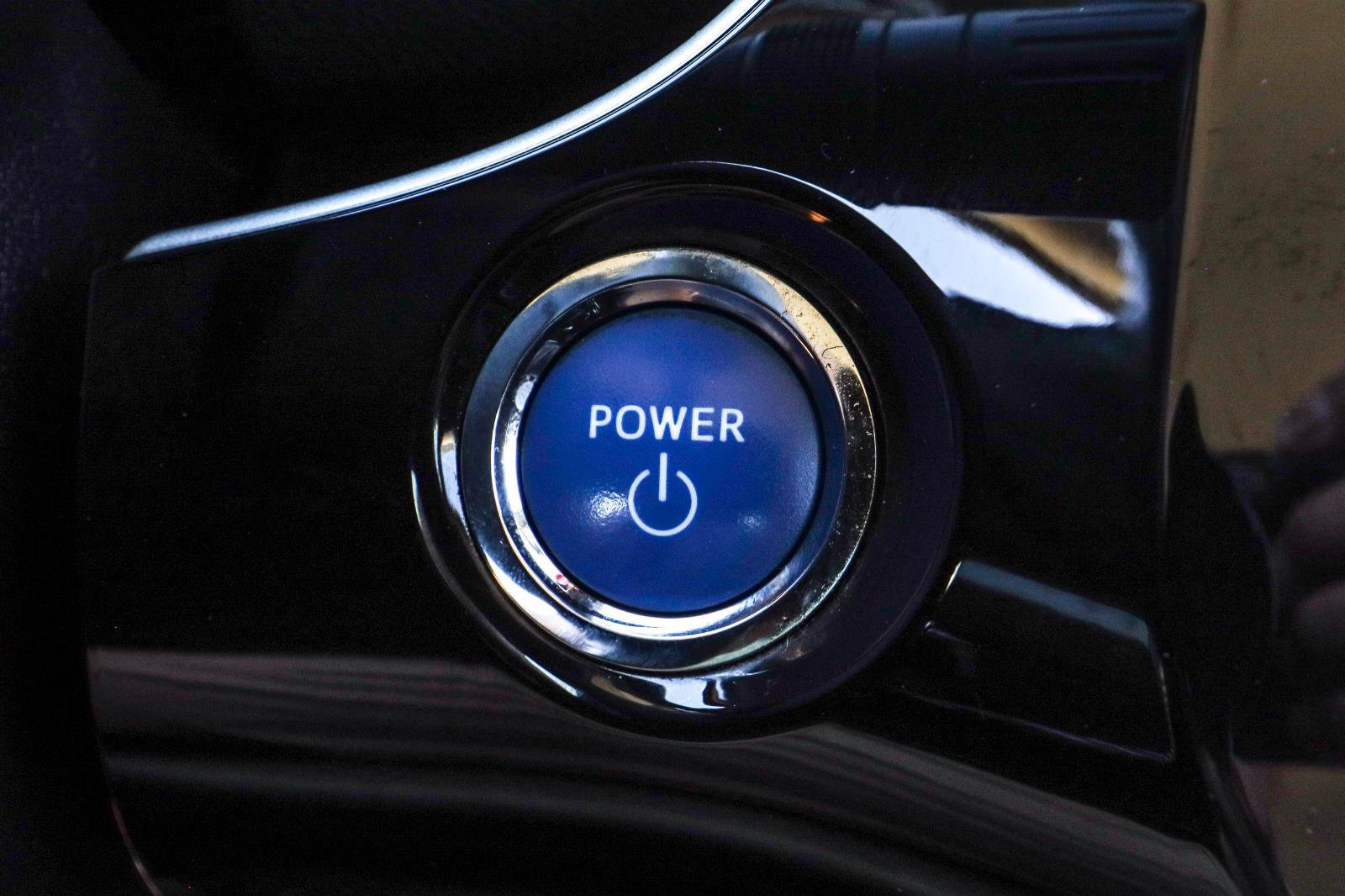 Used 2021 Toyota Prius XLE FWD image 11