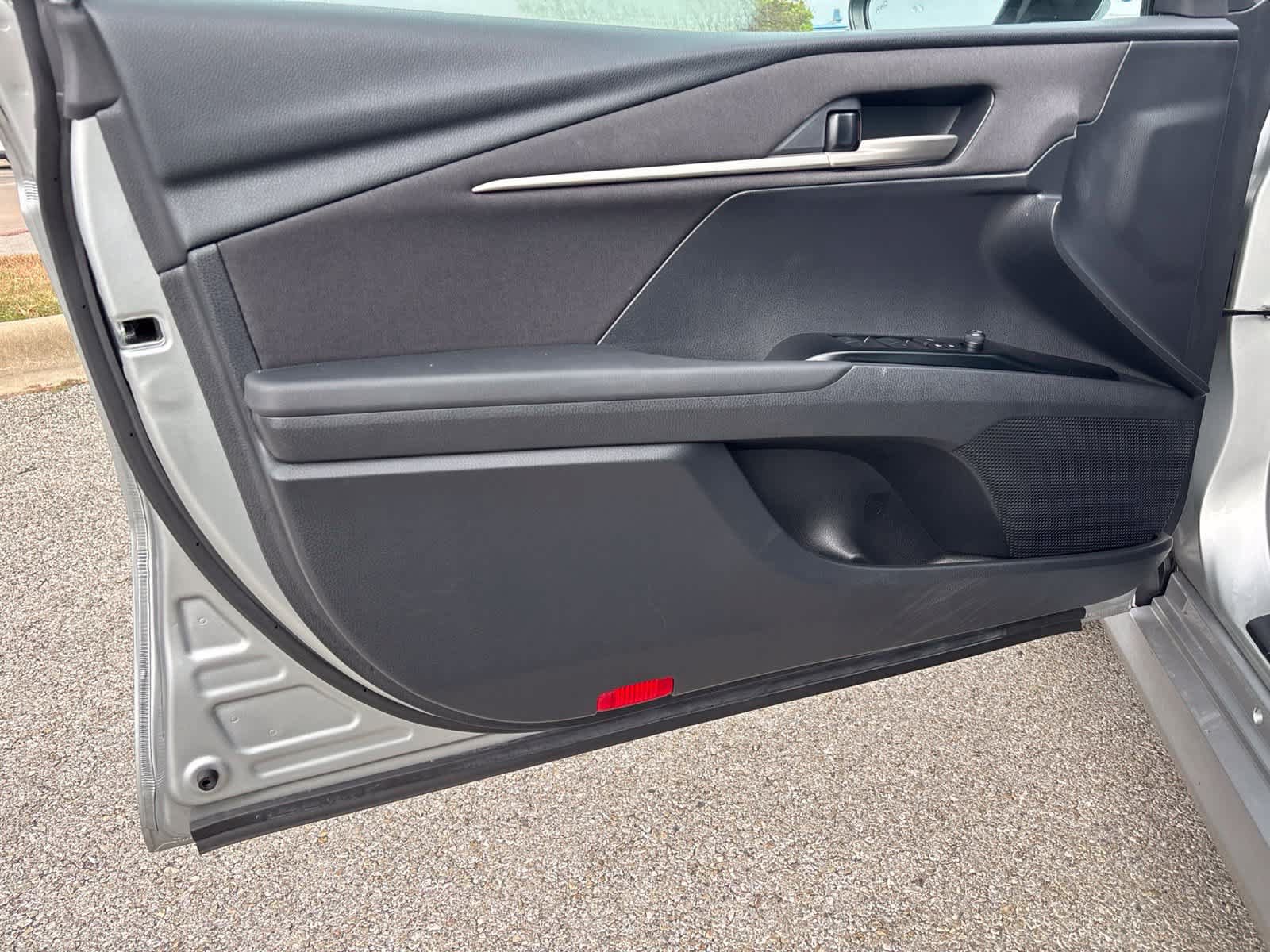 Used 2025 Toyota Camry LE FWD image 10