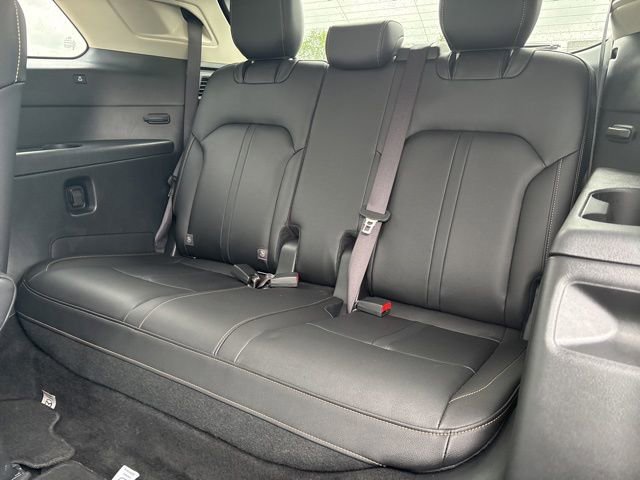 Used 2024 MAZDA CX-90 Plug-In Hybrid w/ Preferred AWD/4WD image 11