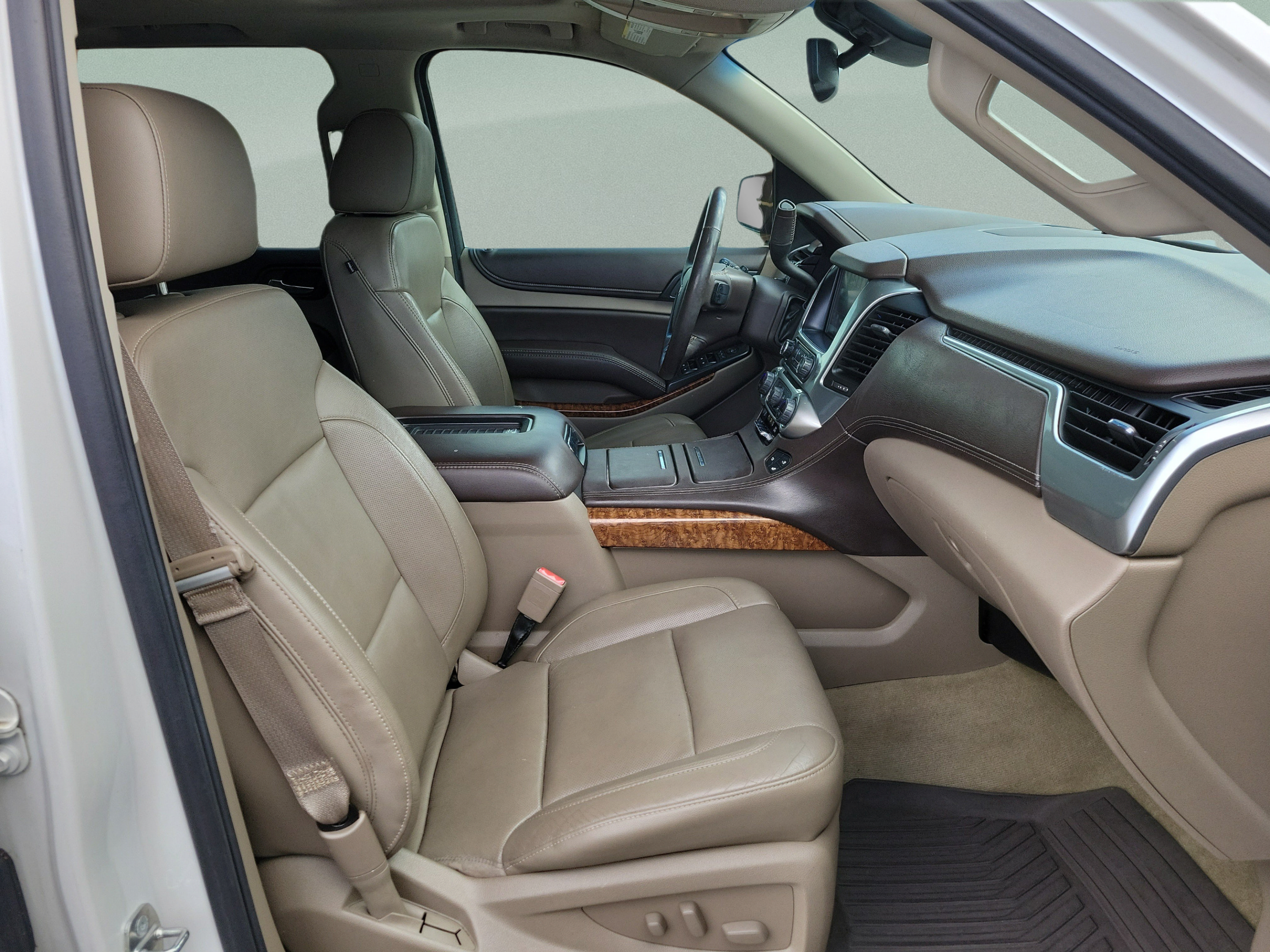 Used 2016 Chevrolet Suburban LTZ RWD image 19