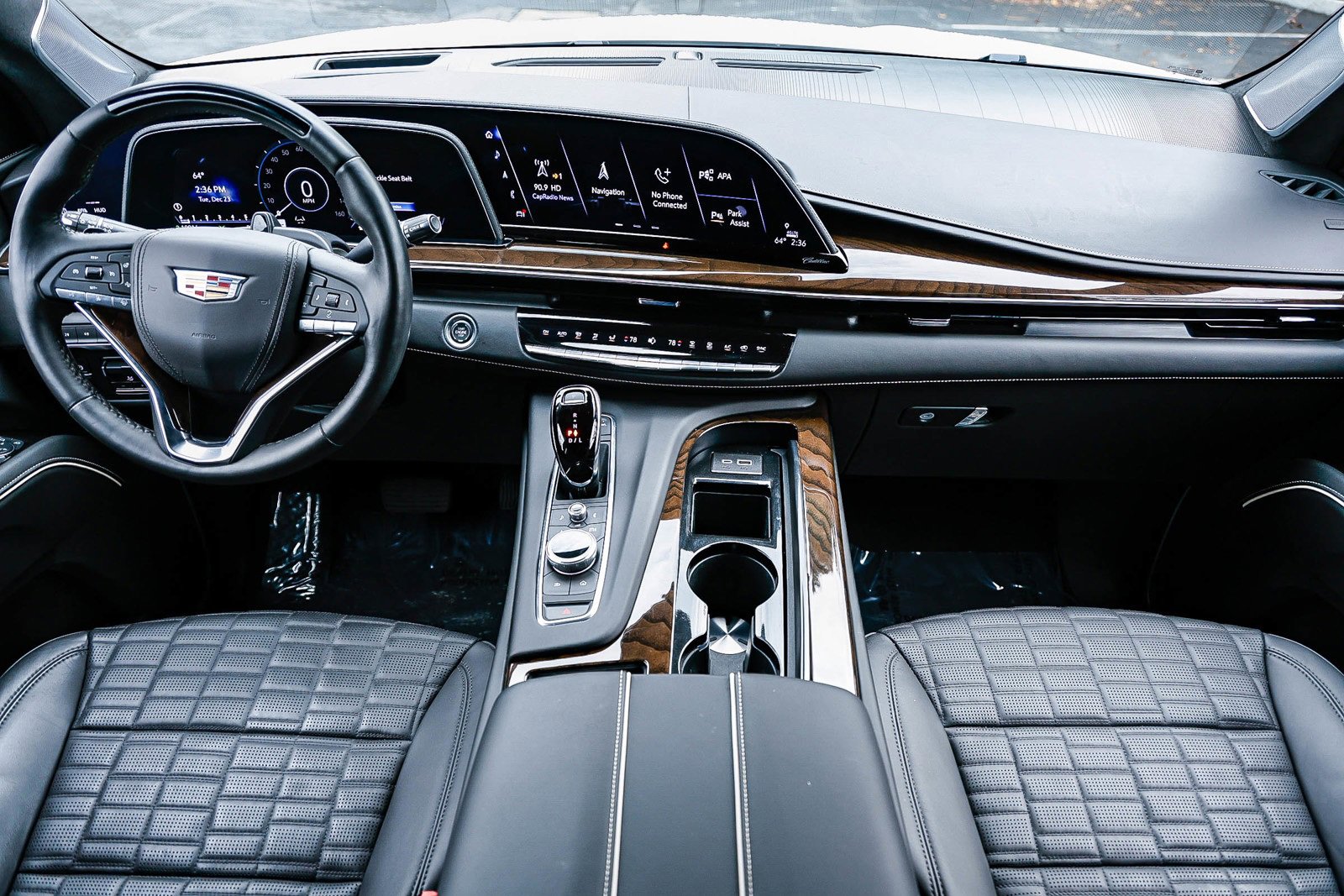 Used 2024 Cadillac Escalade ESV Sport Platinum image 10