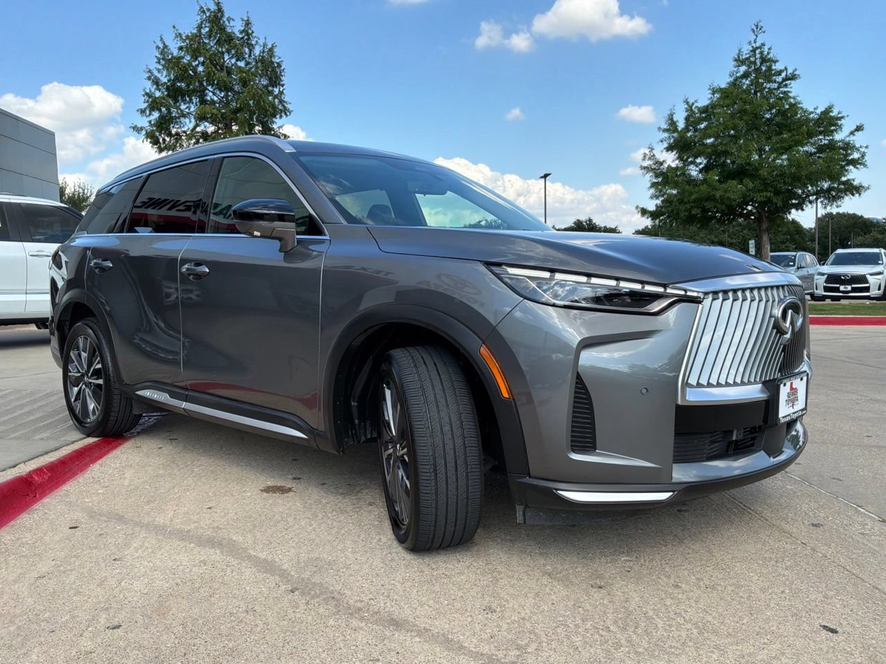 Used 2026 INFINITI QX60 Luxe FWD image 4