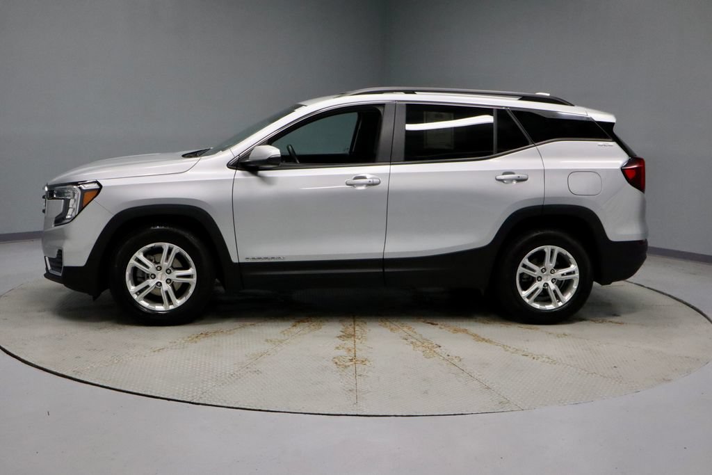 Used 2022 GMC Terrain SLE w/ Driver Convenience Package FWD image 9