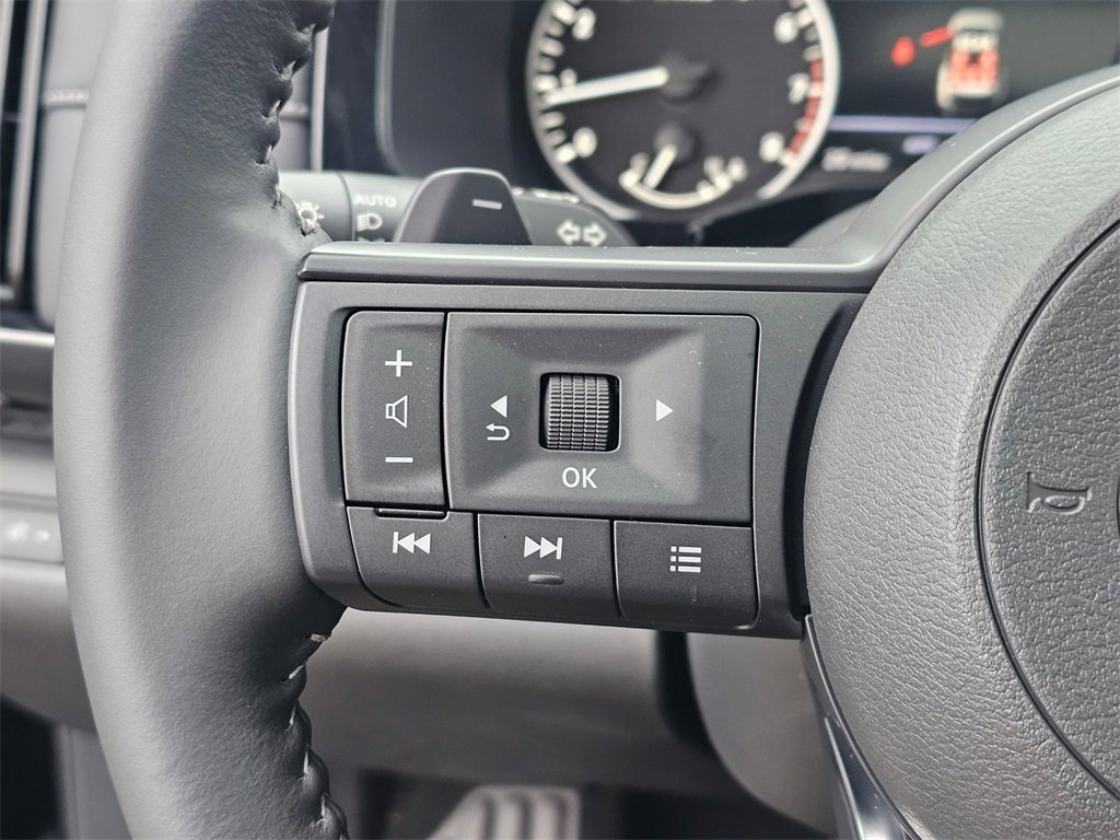 New 2025 Nissan Pathfinder SV w/ SV Premium Package image 38