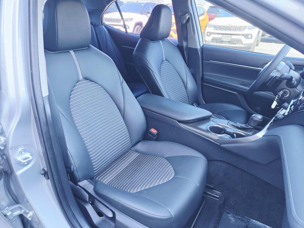 Used 2021 Toyota Camry SE image 15