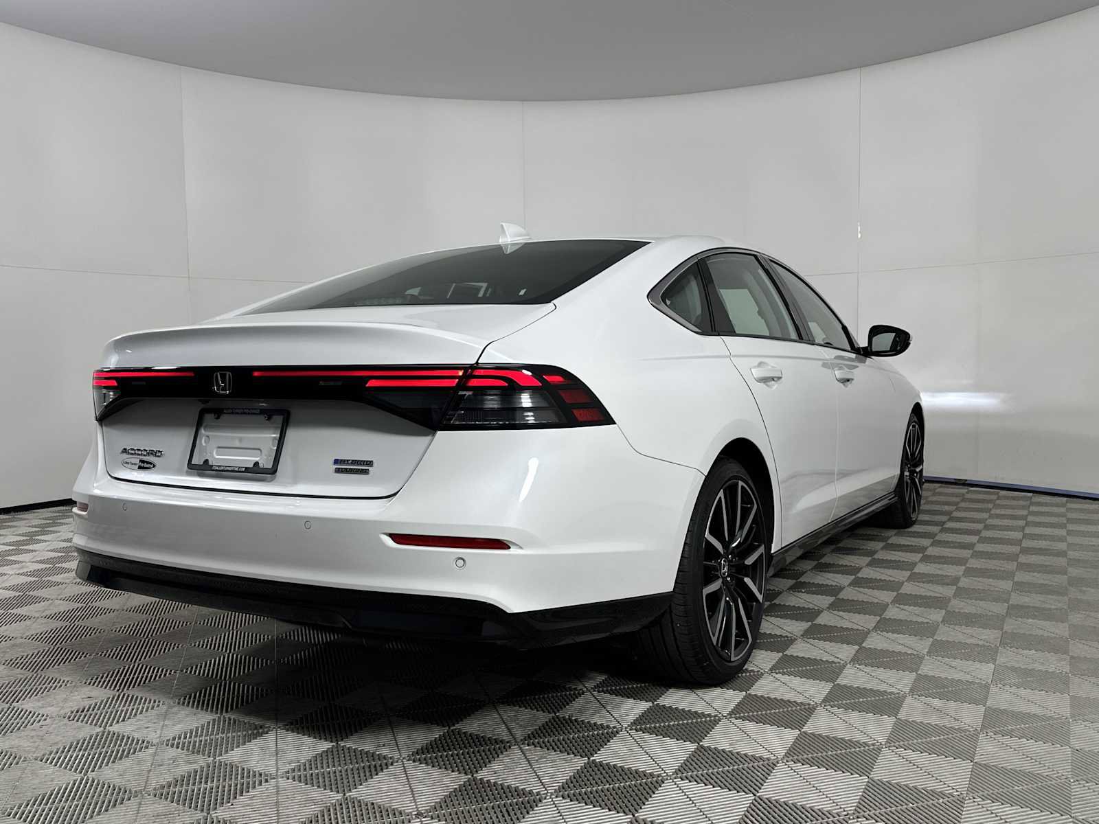 Used 2024 Honda Accord Touring image 8