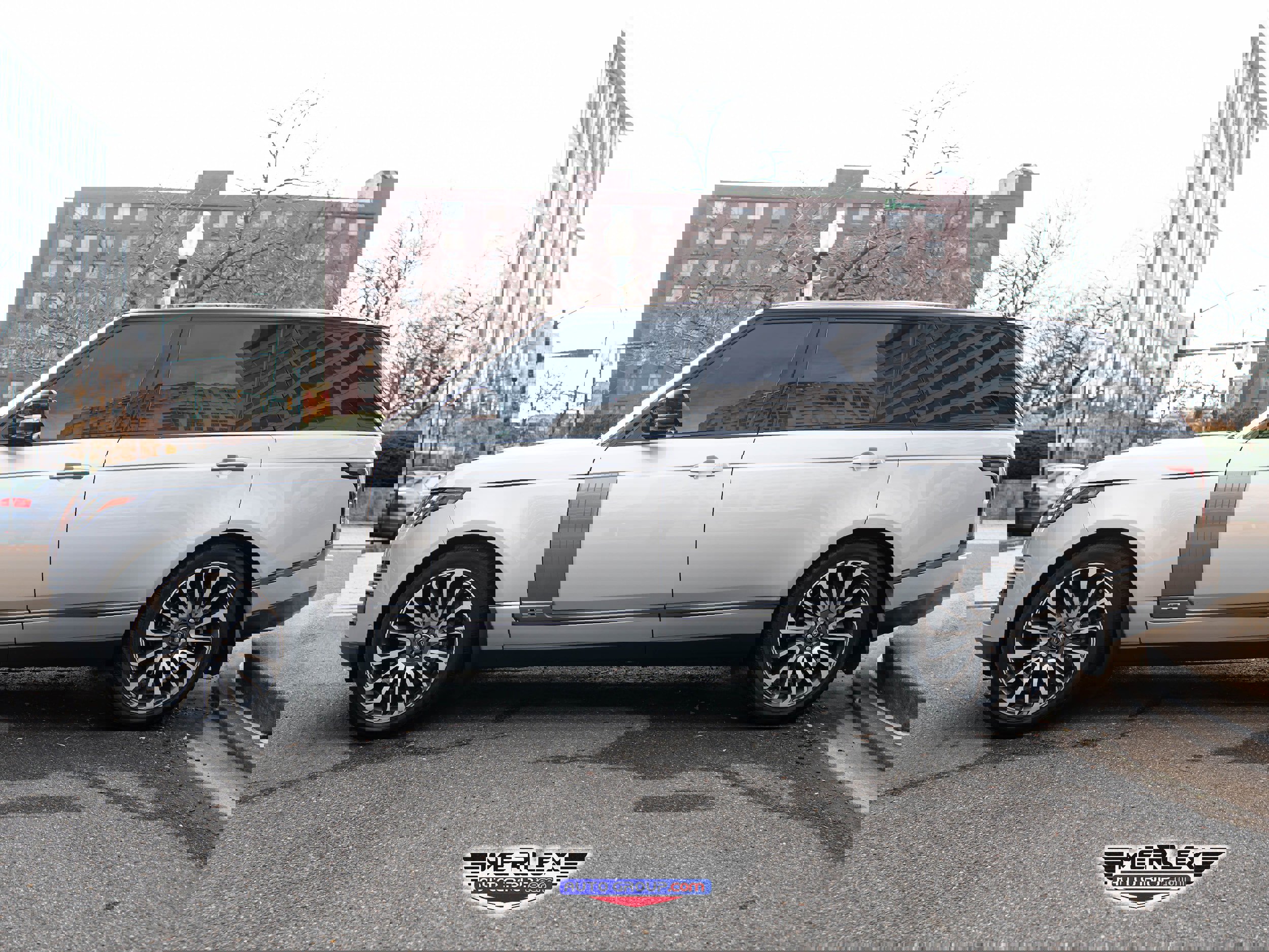 Used 2018 Land Rover Range Rover Long Wheelbase Supercharged image 4