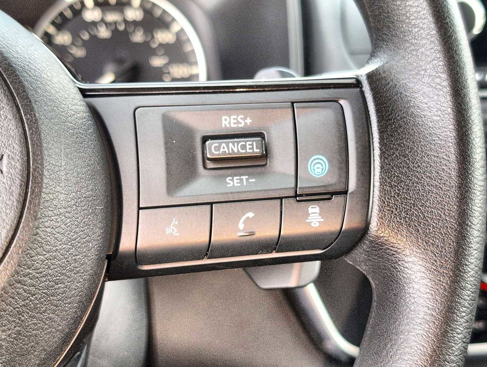 Used 2023 Nissan Rogue SV AWD/4WD image 24