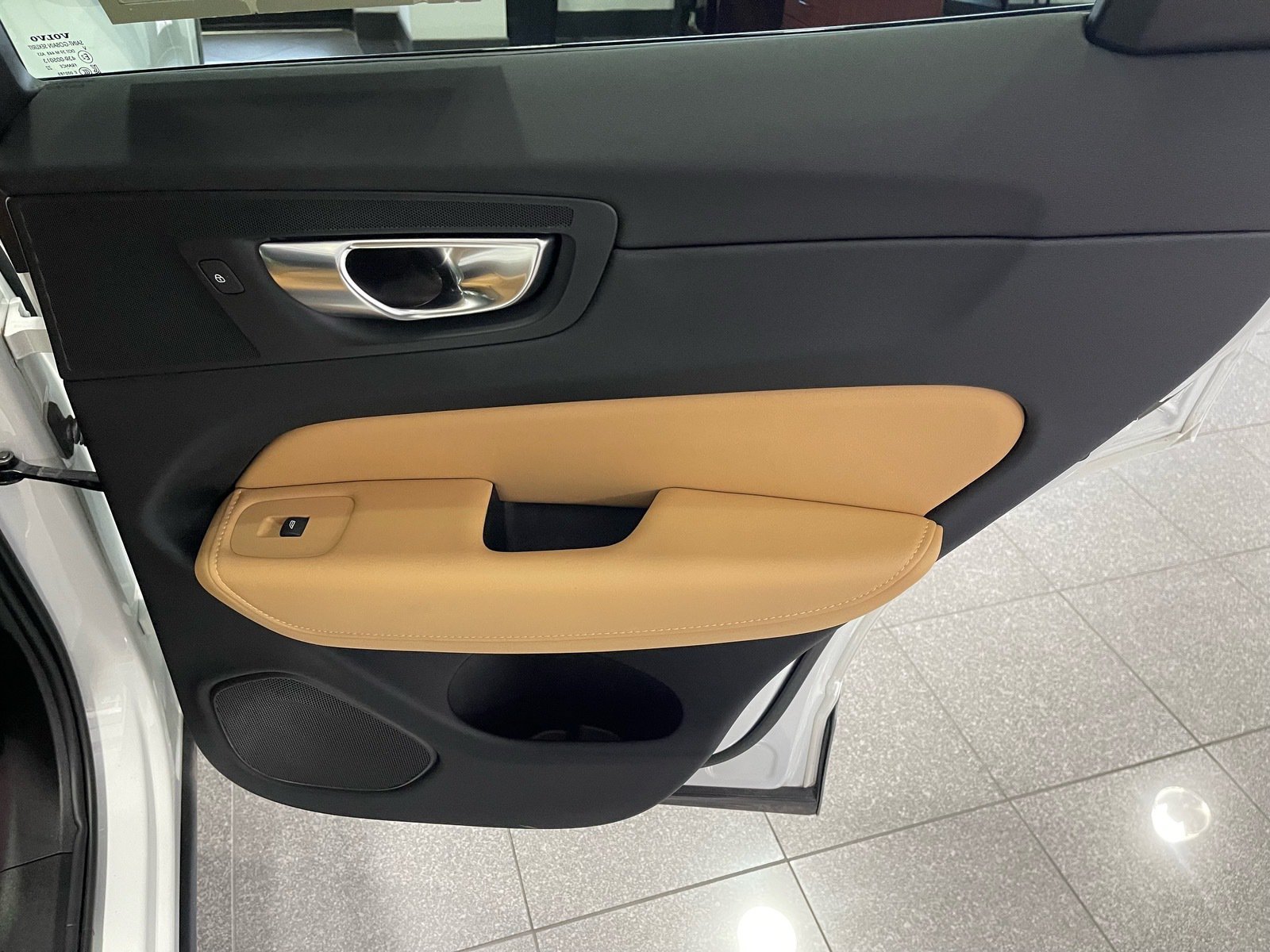 Used 2023 Volvo XC60 T8 Ultimate AWD/4WD image 43