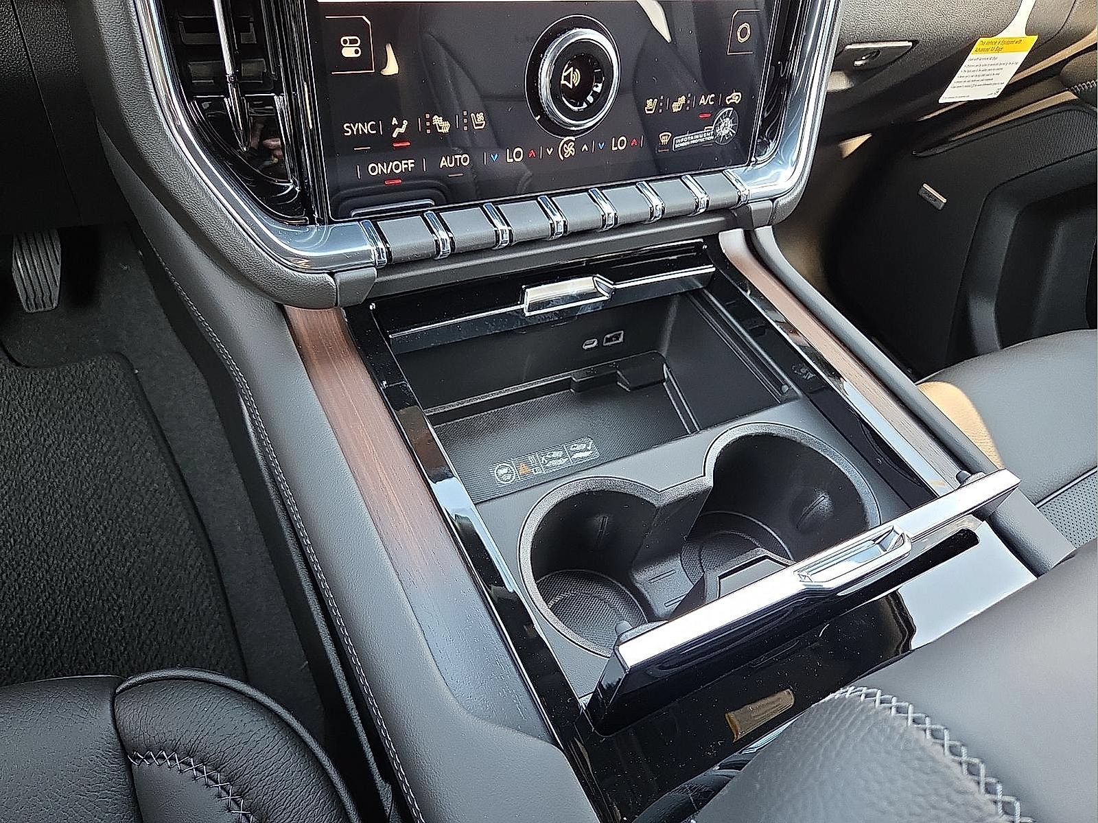 New 2026 GMC Yukon Denali AWD/4WD image 25
