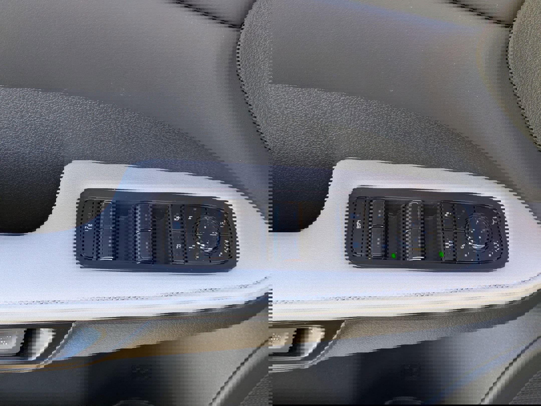 Used 2023 Lexus RX 350h image 12