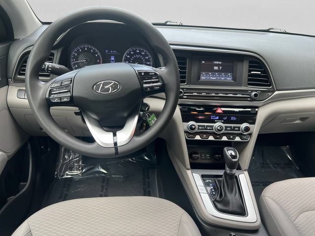 Used 2020 Hyundai Elantra SE w/ Cargo Package (C1) FWD image 12
