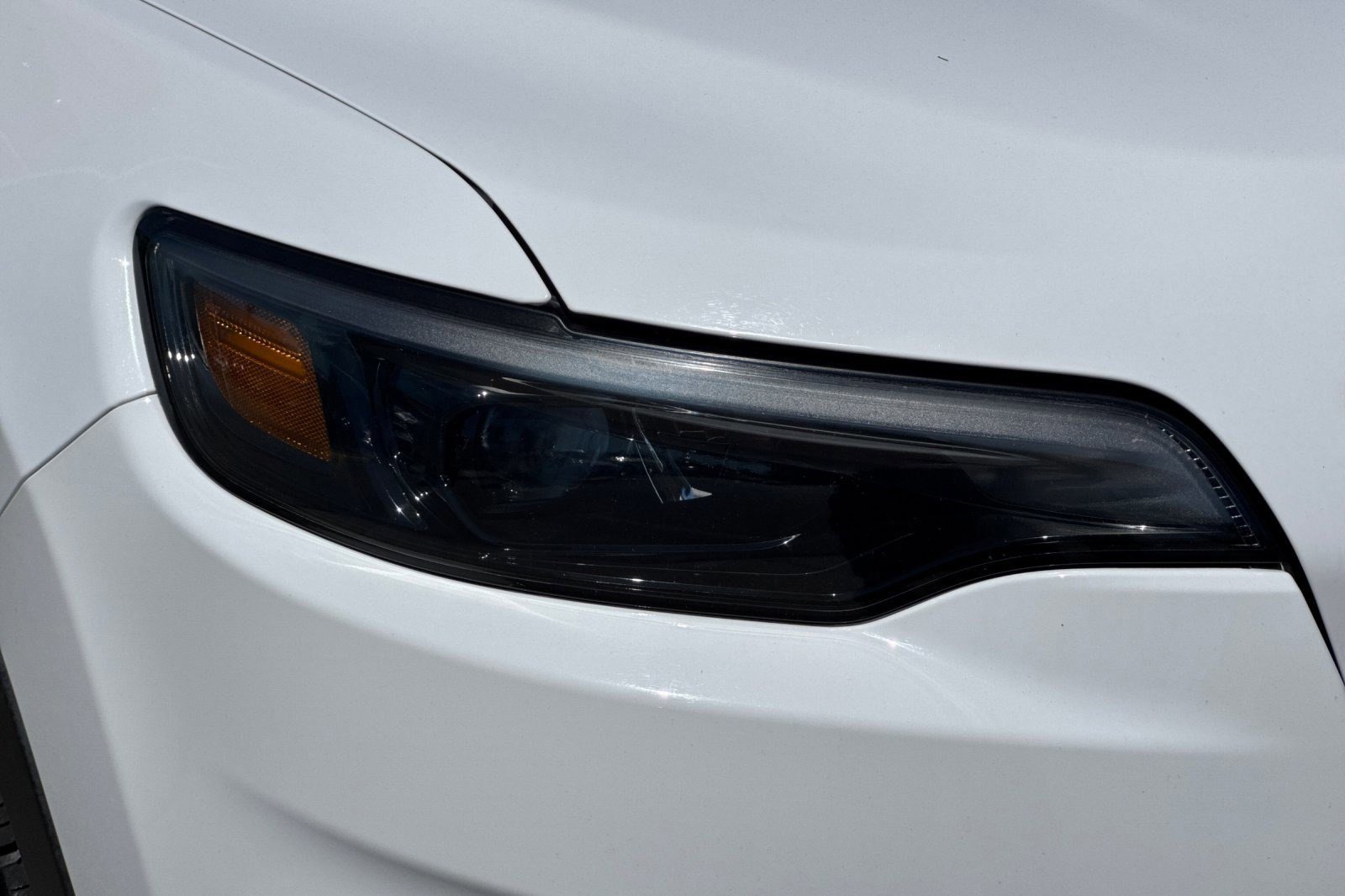 Used 2020 Jeep Cherokee Latitude Plus image 9