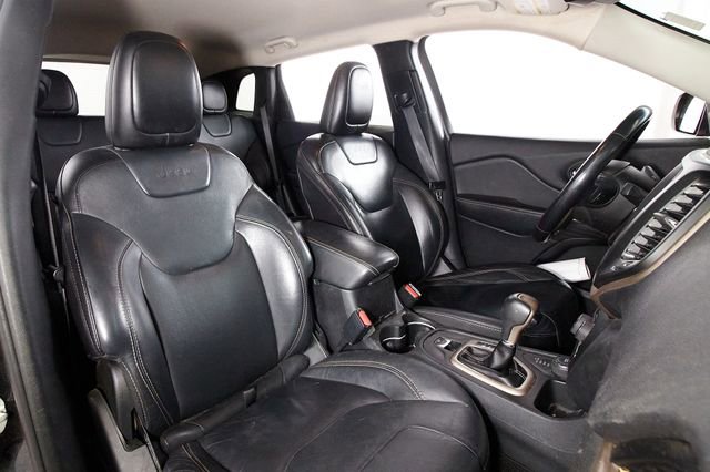 Used 2016 Jeep Cherokee Limited AWD/4WD image 19