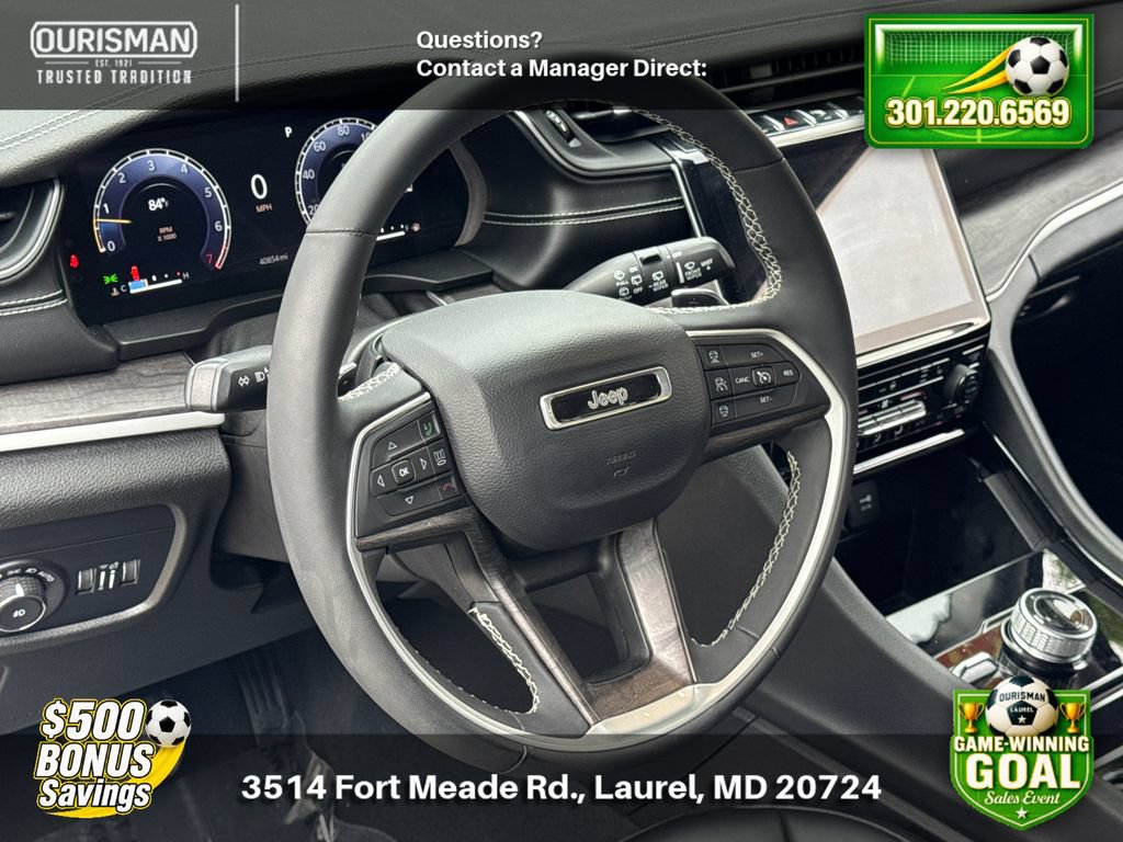 Used 2023 Jeep Grand Cherokee Limited AWD/4WD image 9