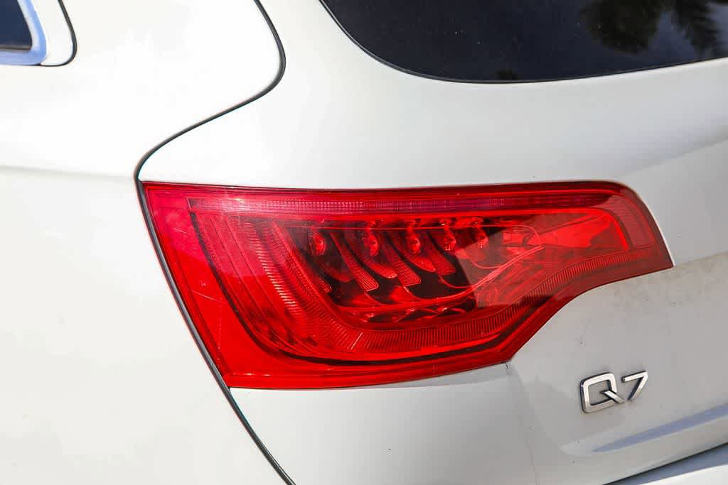 Used 2015 Audi Q7 3.0T Premium w/ Technology Package AWD/4WD image 10