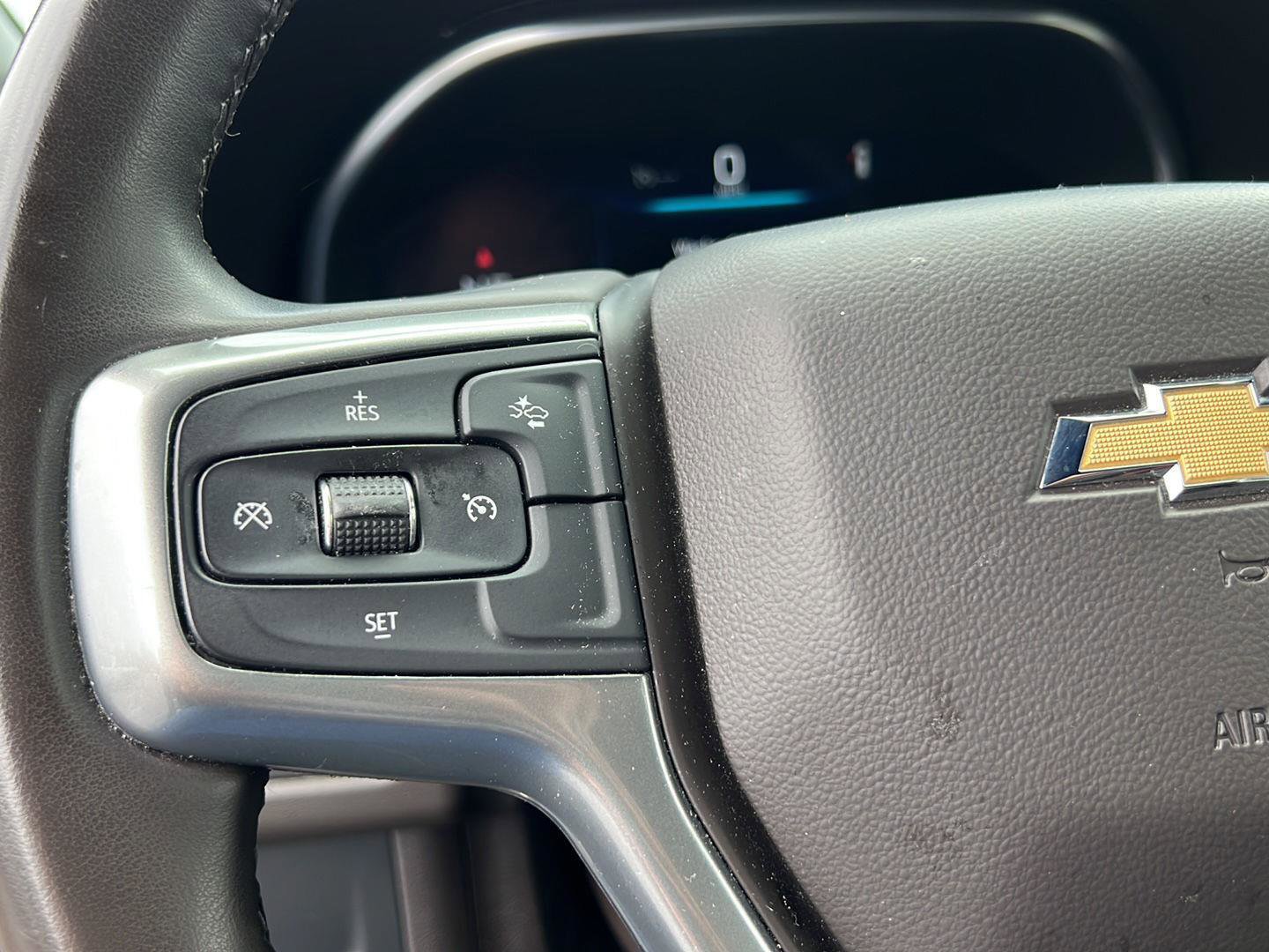 Used 2024 Chevrolet Suburban LT RWD image 15