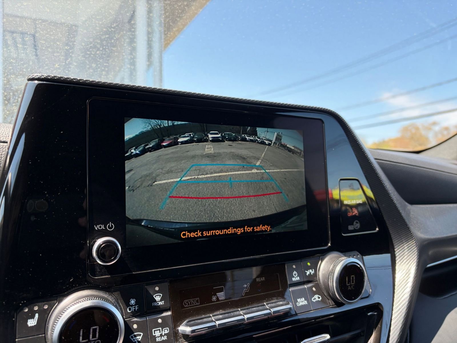 Used 2025 Toyota Highlander XSE AWD/4WD image 25
