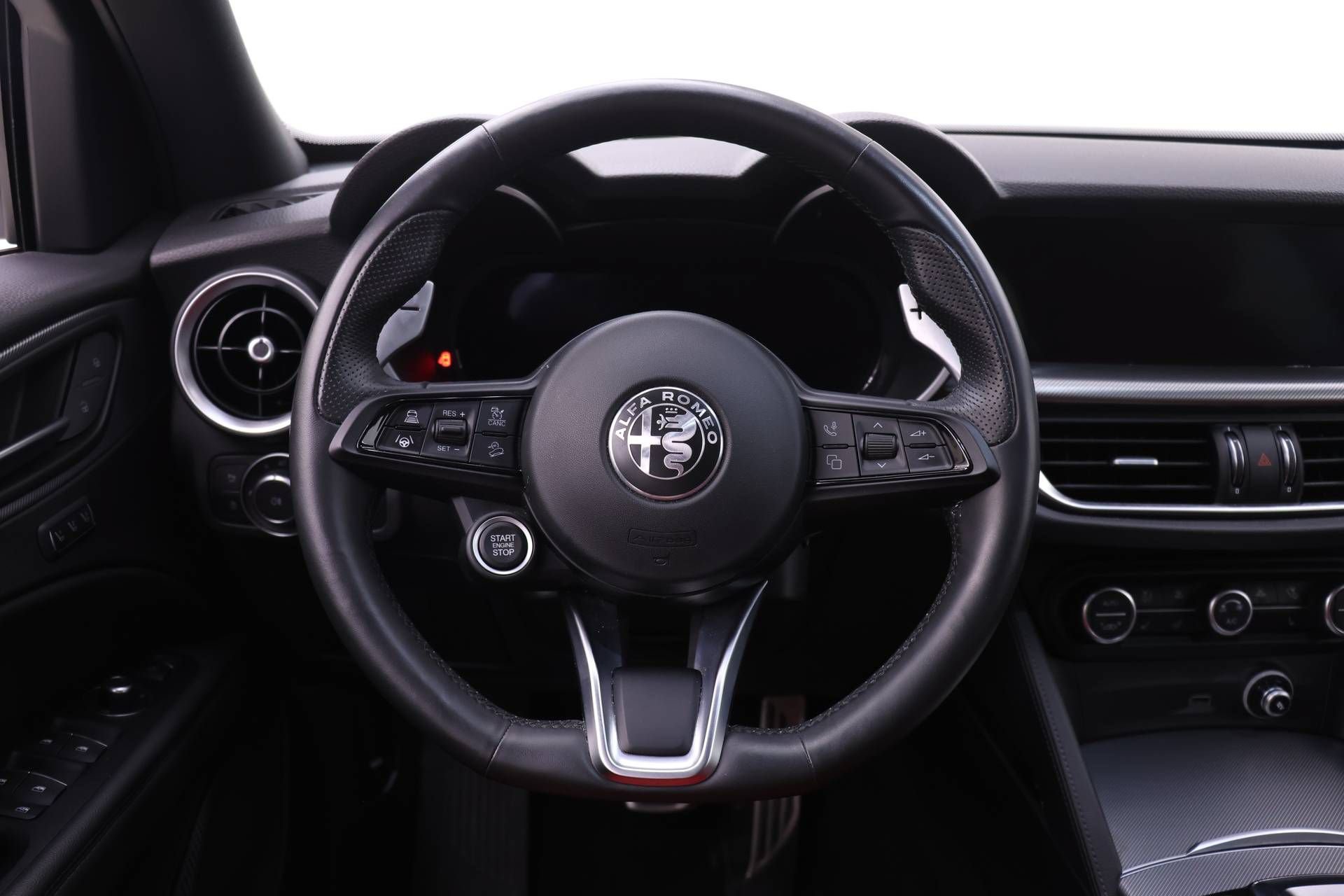 Certified 2024 Alfa Romeo Stelvio Veloce AWD/4WD image 17