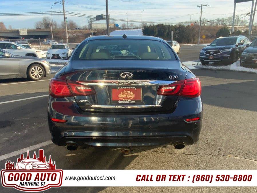 Used 2017 INFINITI Q70 5.6 AWD/4WD image 16