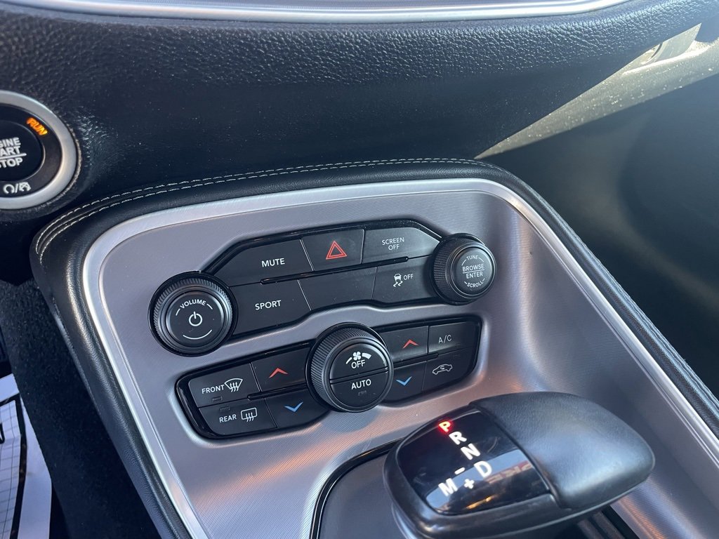 Used 2022 Dodge Challenger SXT image 16