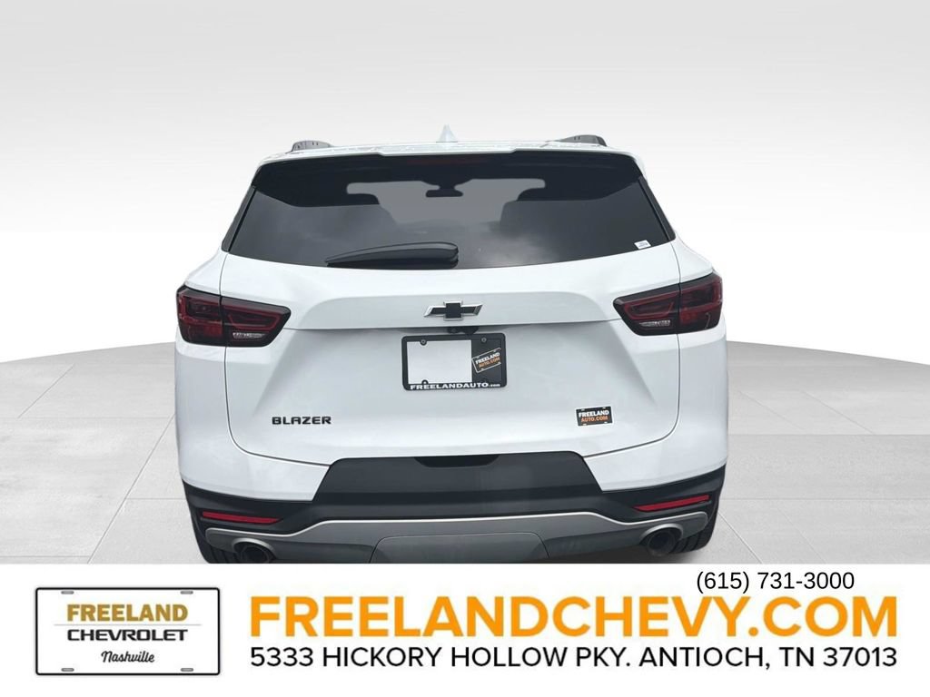 Used 2023 Chevrolet Blazer LT FWD image 4