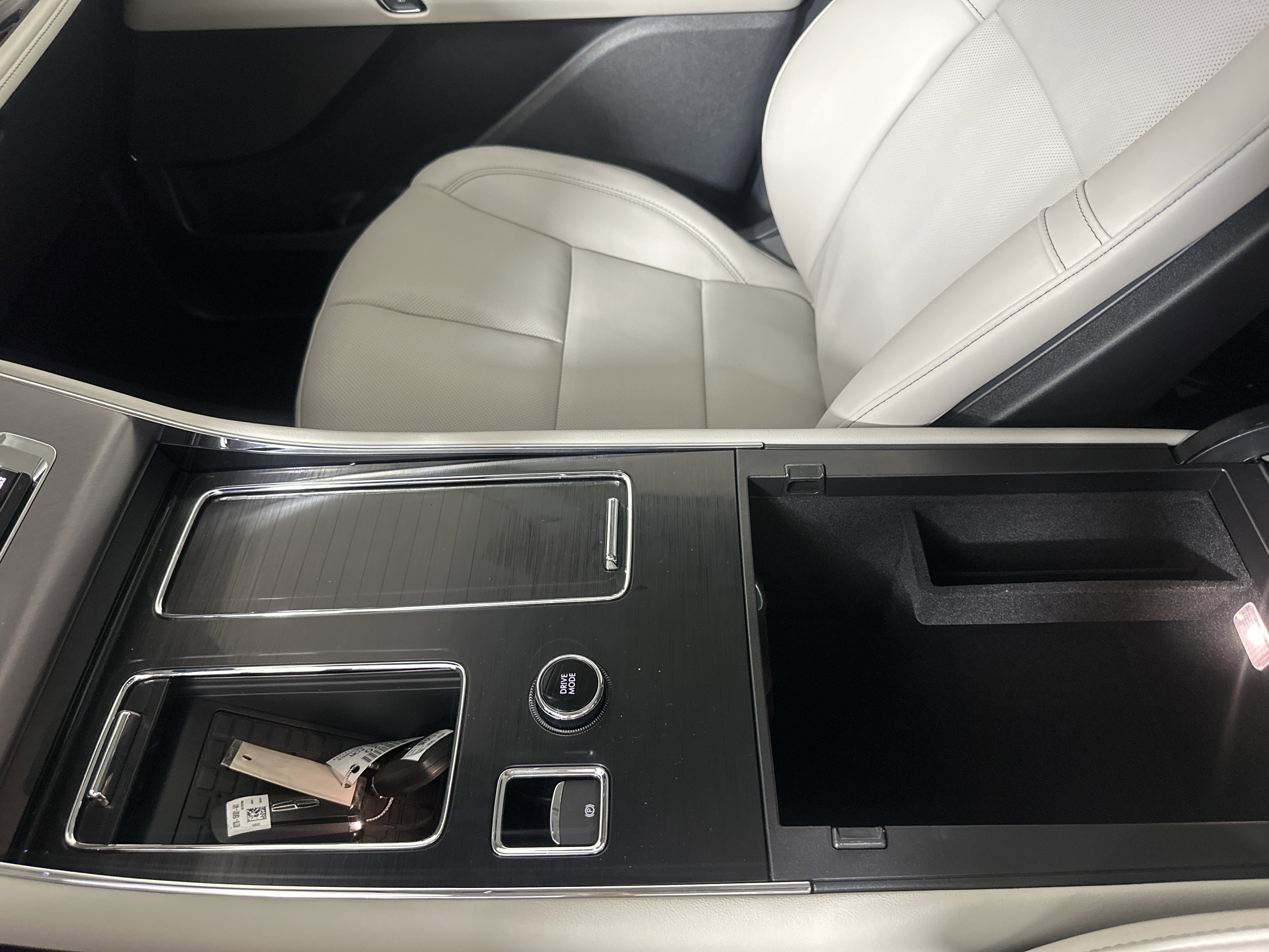 New 2025 Lincoln Aviator AWD image 21