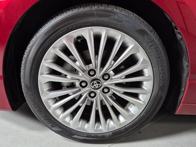 Certified 2022 Toyota Avalon Limited FWD image 10
