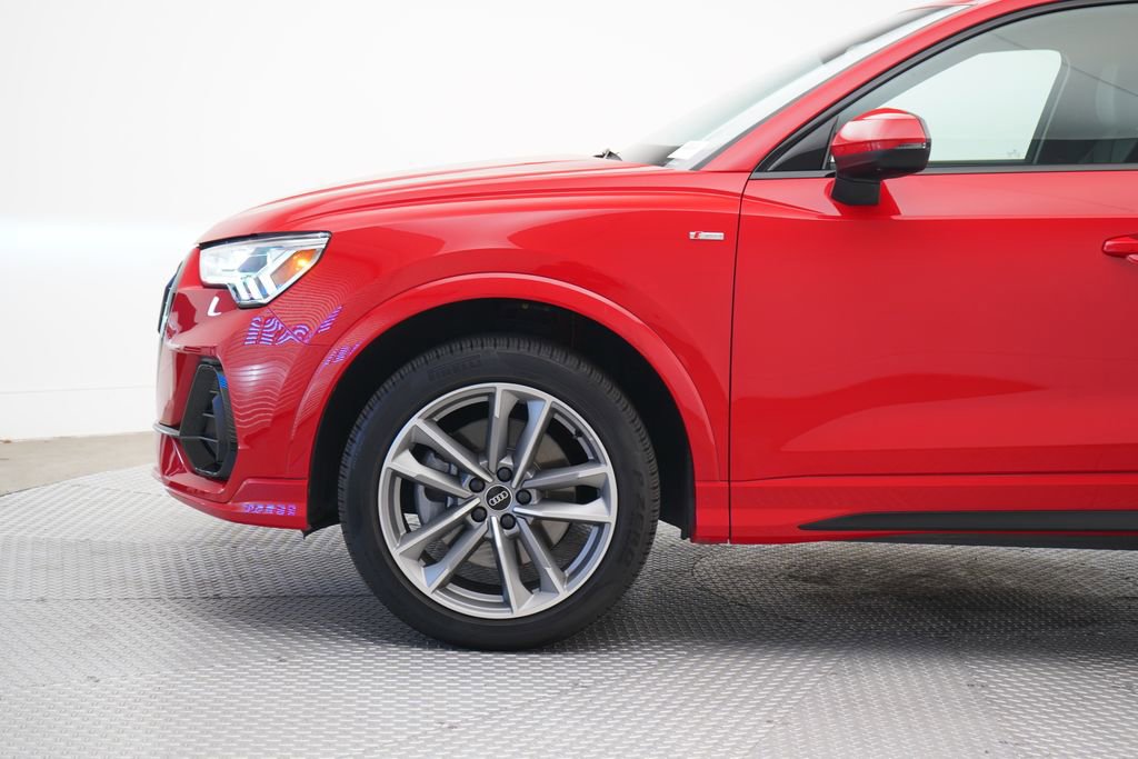 Used 2023 Audi Q3 2.0T Premium Plus w/ Premium Plus Package AWD/4WD image 2