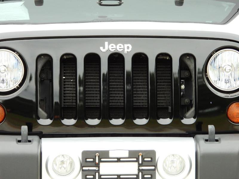 Used 2013 Jeep Wrangler Sahara w/ Connectivity Group AWD/4WD image 32