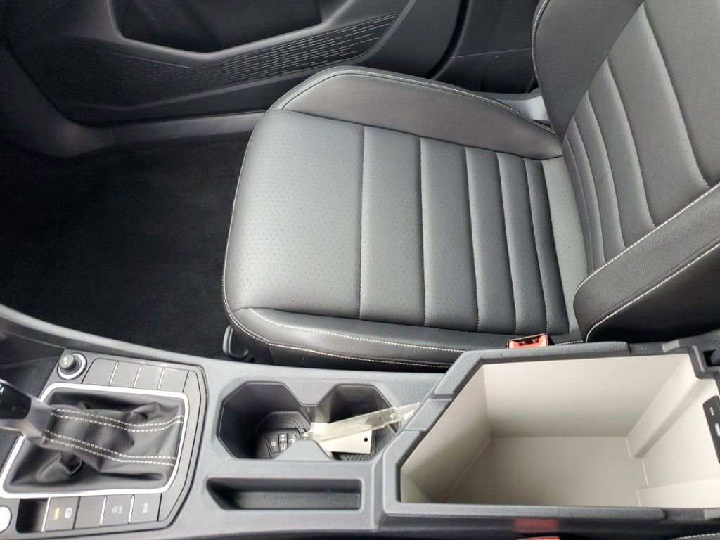 Used 2024 Volkswagen Jetta SE image 24