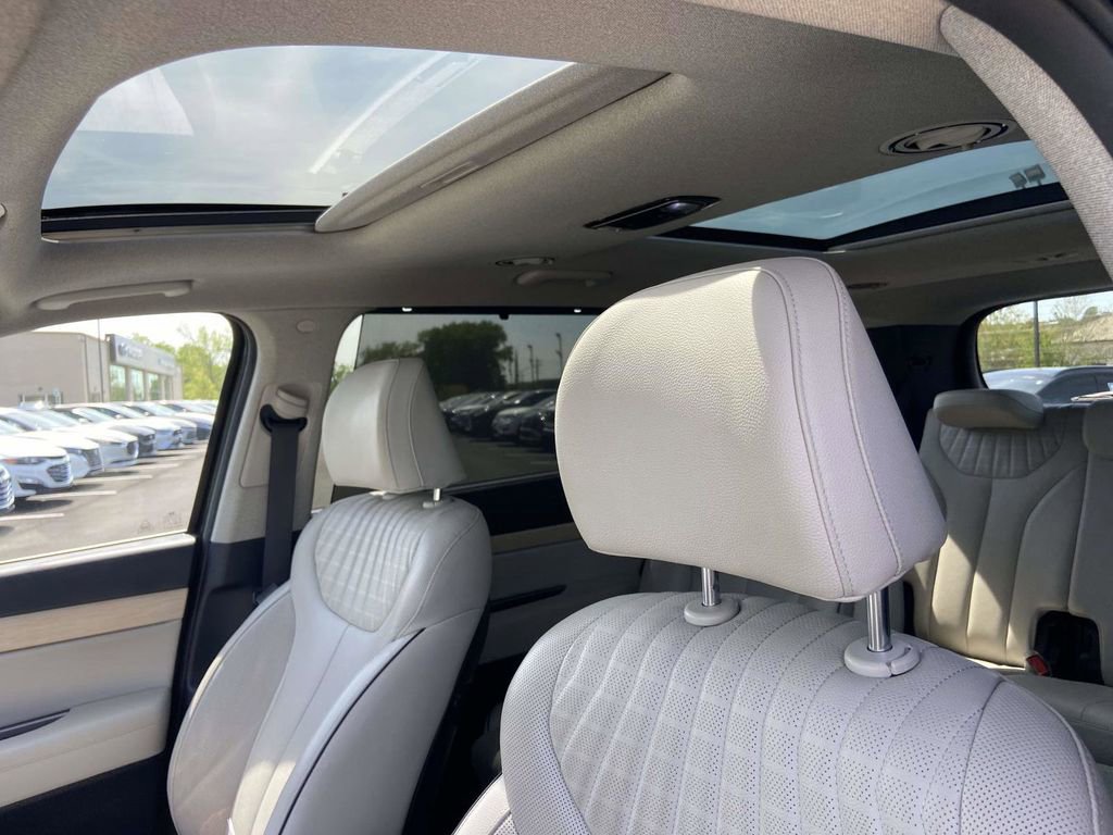 Used 2024 Hyundai Palisade Limited FWD image 13
