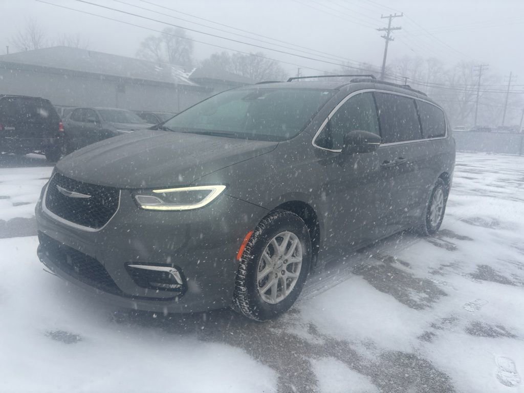 Used 2022 Chrysler Pacifica Touring-L