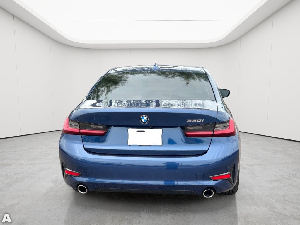 Used 2022 BMW 330i Sedan w/ Driving Assistance Package RWD image 9
