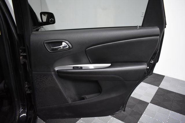 Used 2020 Dodge Journey SE image 26