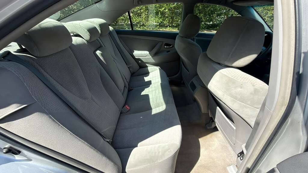 Used 2011 Toyota Camry LE FWD image 22